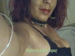 Madame_Sable_Topaz