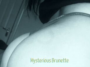 Mysterious_Brunette